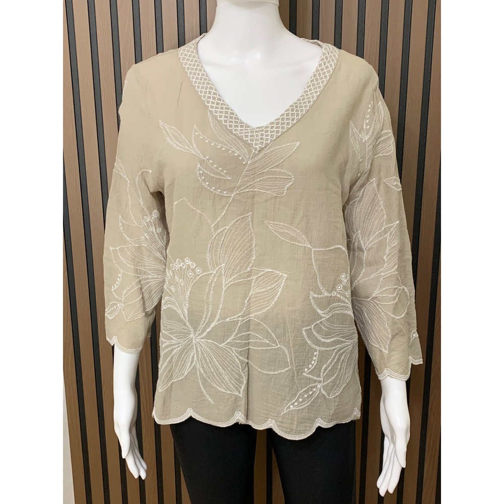 Alfred Dunner Petite Tan Khaki Floral Embroidered V-Neck Blouse Scallop Hem PM